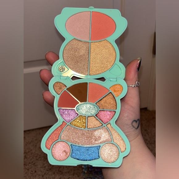 Kimchi Chic Beauty Other - Kimchichic boyfriend eyeshadow palette